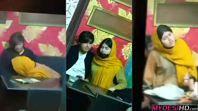 Desi College Girl and Boyfriend Having Sex in Restaurant Cabin – Viral MMS