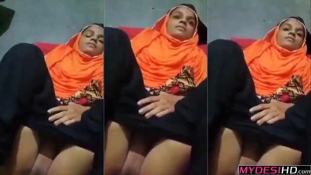 Hot Pakistani Hijabi MMS: Nude Lady Private Client Sex HD